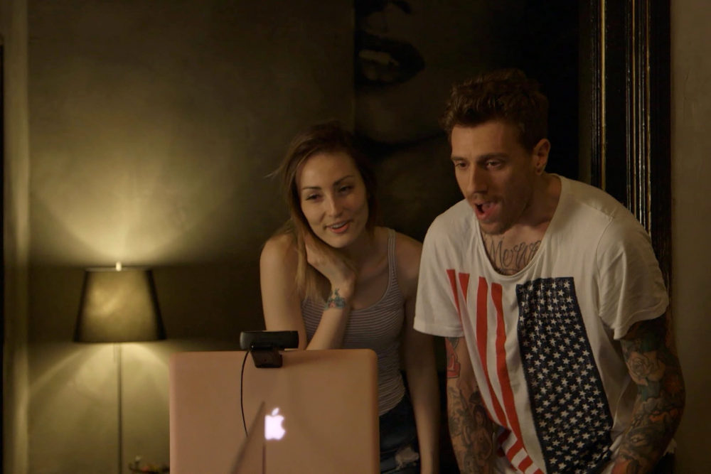 Jelenet az „Emma és Eddie: A képen kívül” című filmből  Kép forrása: Vertigo Média